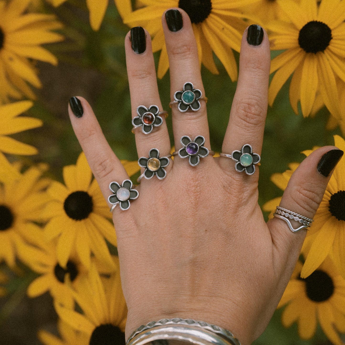 Flower Rings — Garnet — Size 7.25