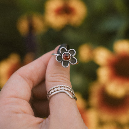 Flower Rings — Garnet — Size 7.25